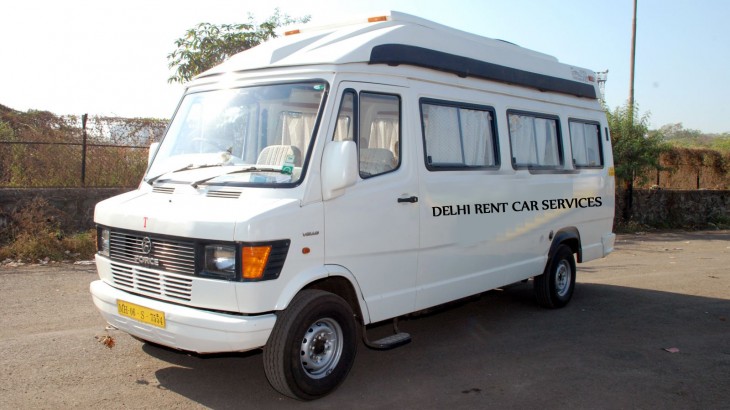 18 Seater Tempo Traveller